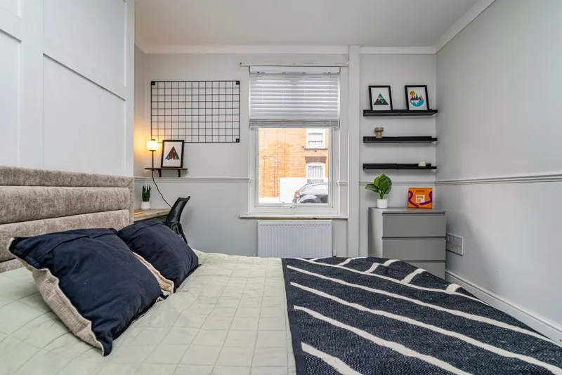 Stunning 4 Bed Terraced House // AUG 2026 - Image 7
