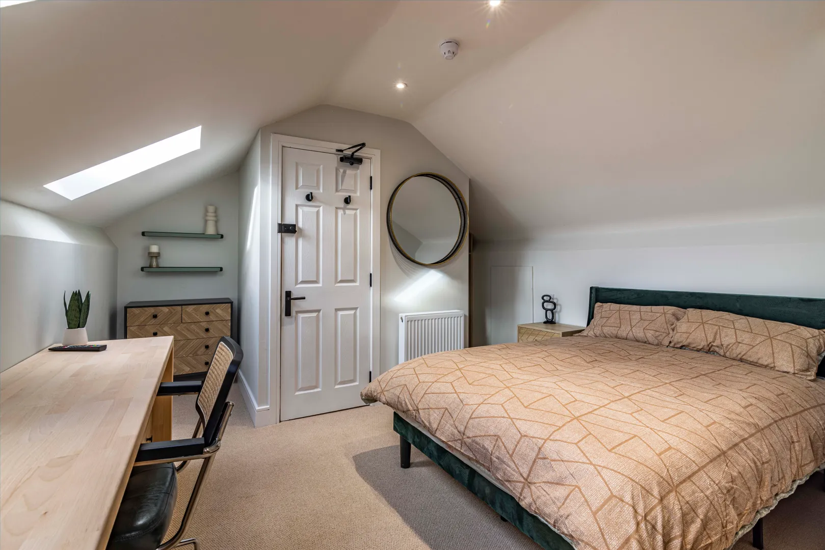 Sewells Walk // 5 Bed + 4 Bath Student House // Aug 2026 - Image 1