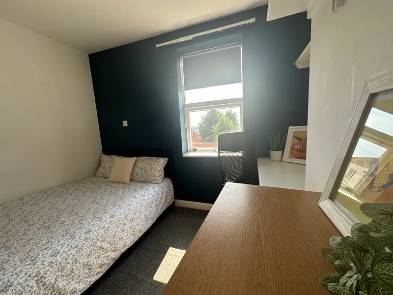 West End // 5 Bed House // SEPT 2026 - Image 9