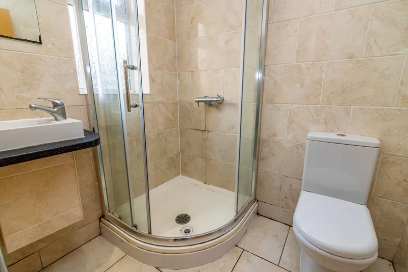 4 Bed // 2 Bath // Thesiger Street // Aug 2026 - Image 5