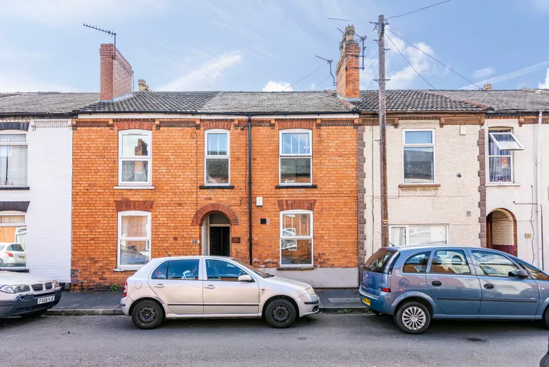 4 Bed // 2 Bath // Thesiger Street // Aug 2026 - Image 9