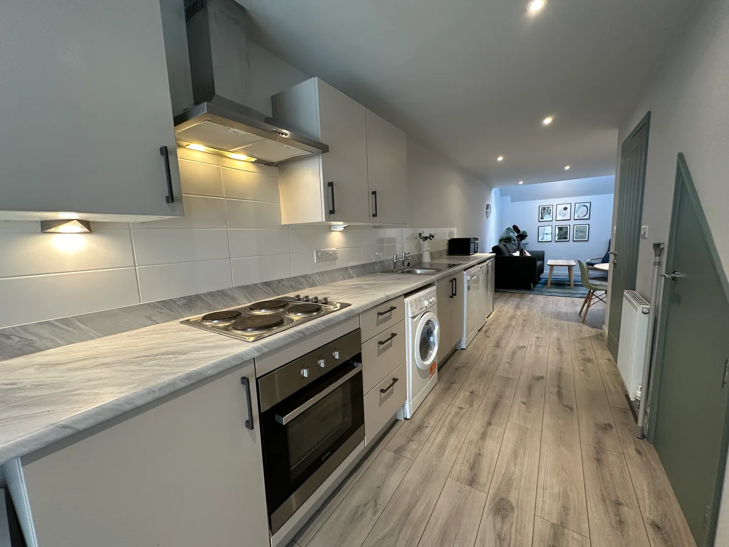 Gated Apartment // 2 Bed // SEPT 2026 - Image 1