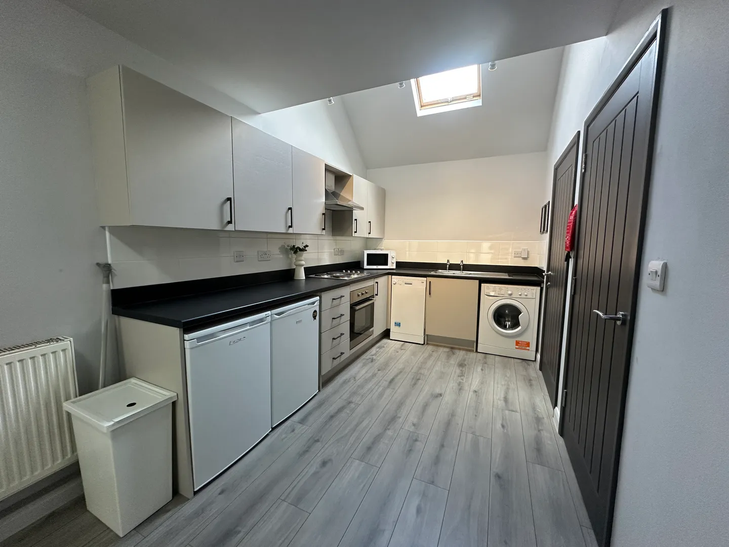 Gated Apartment // 2 Bed // SEPT 2026 - Image 1