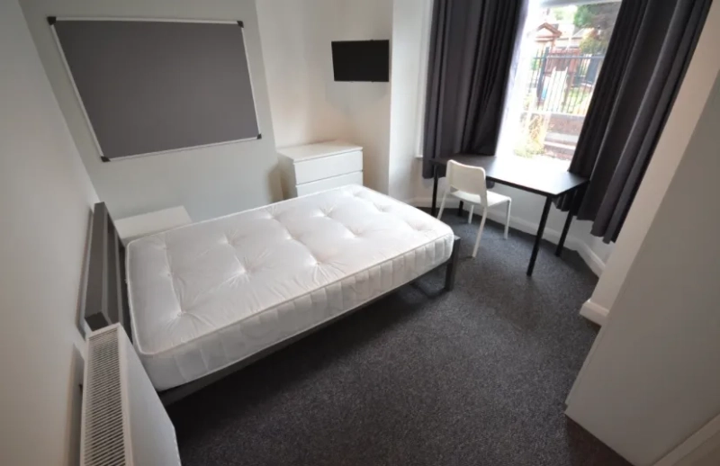 Cranmer Grove - 6 Bedroom modern student property  NG3 4HE - Thumbnail 10