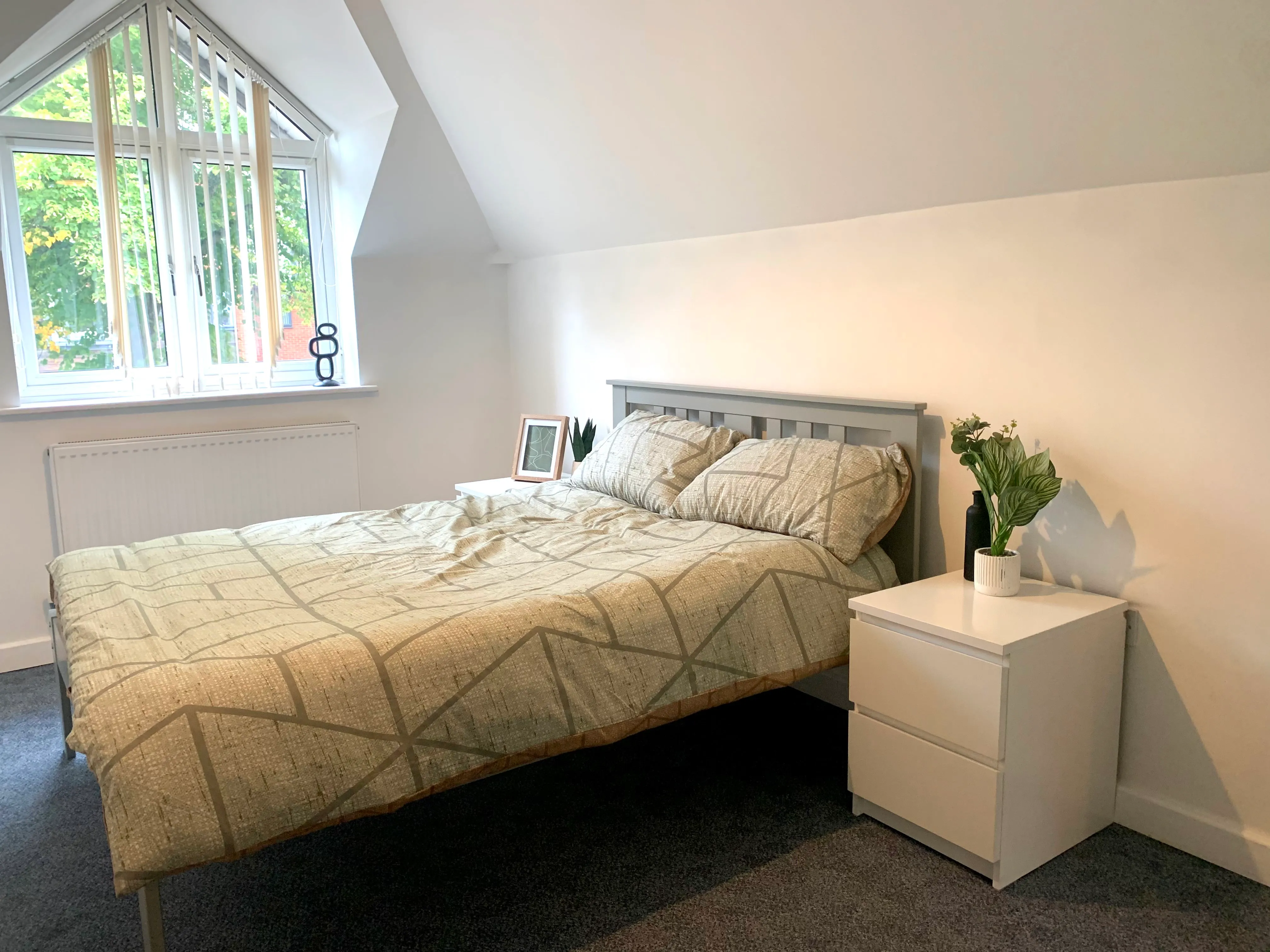 Apartment 6 Laureate House - 2 Bed Student Property. - Image 1