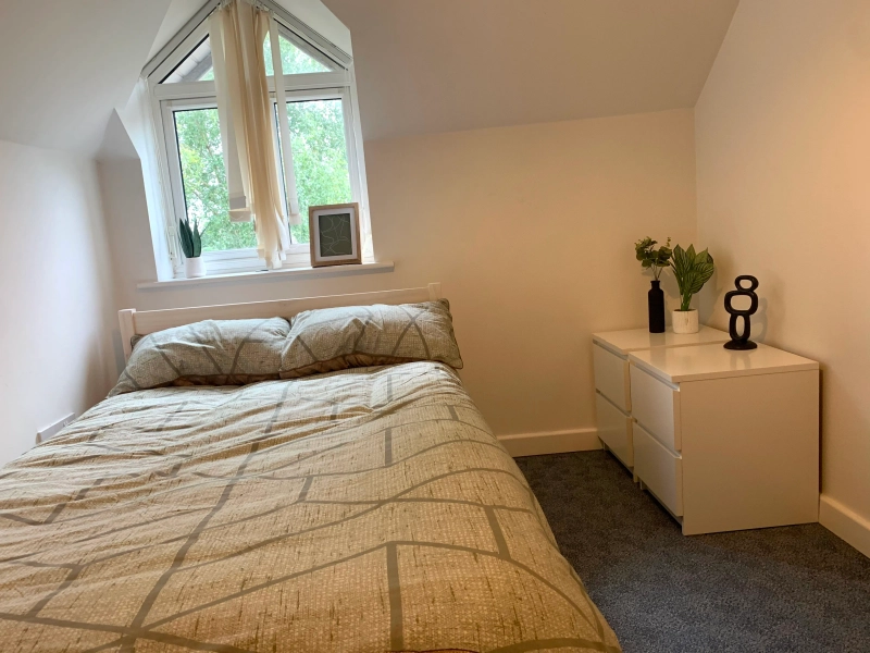Apartment 6 Laureate House - 2 Bed Student Property. - Thumbnail 4