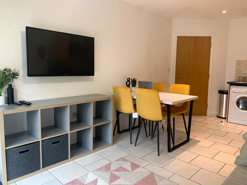 Apartment 6 Laureate House - 2 Bed Student Property. - Thumbnail 8