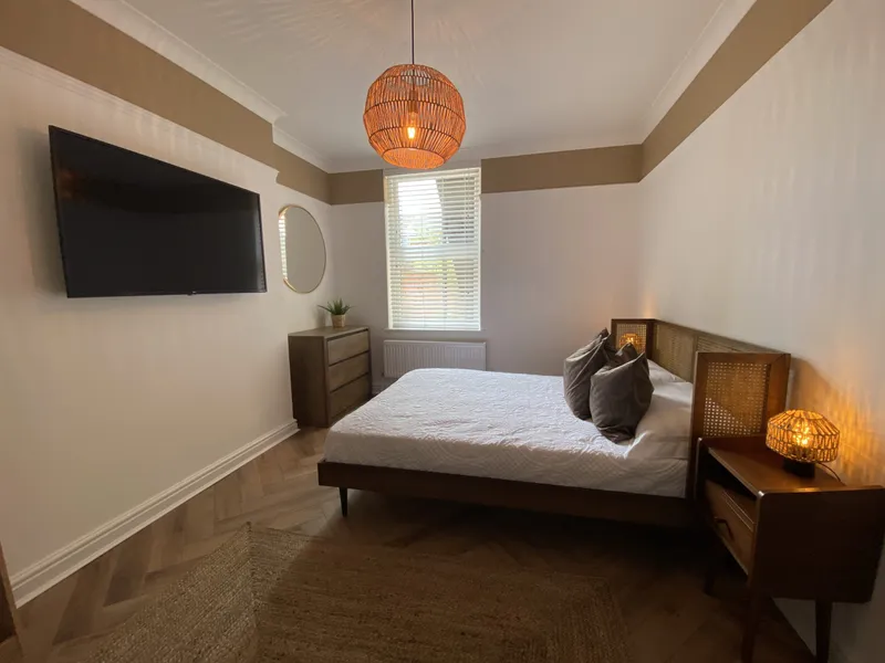 2 Bed Student Apartment // AVAILABLE NOW 2025/26 - Image 7