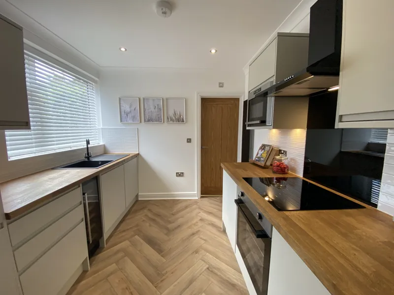 2 Bed Student Apartment // AVAILABLE NOW 2025/26 - Image 6