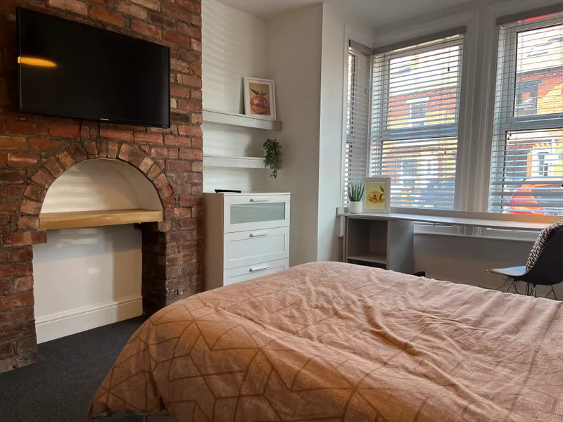 Scorer St // 5 Bed & 2 Bath // AVAILABLE NOW! - Image 28