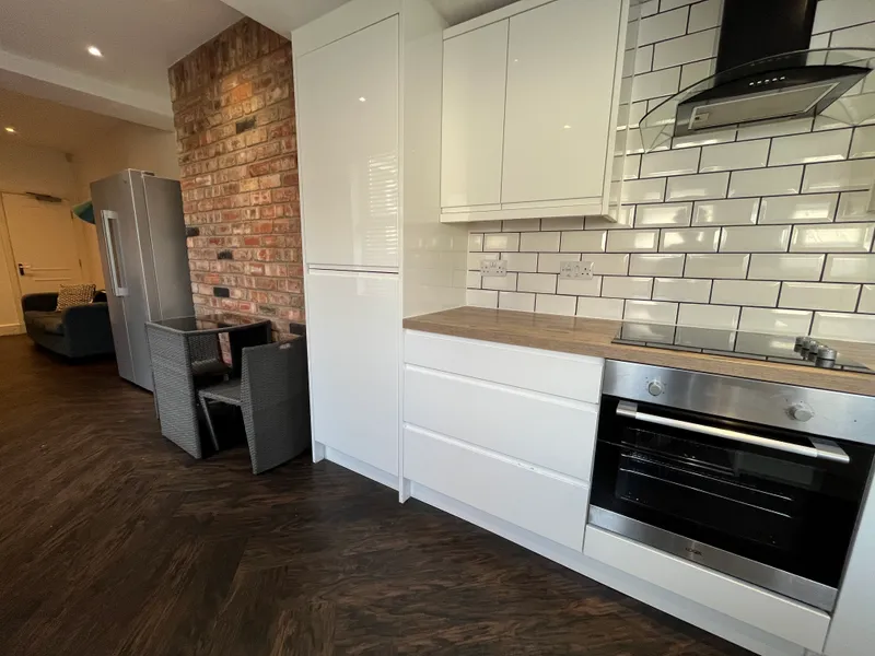 Scorer St // 5 Bed & 2 Bath // AVAILABLE NOW! - Image 12