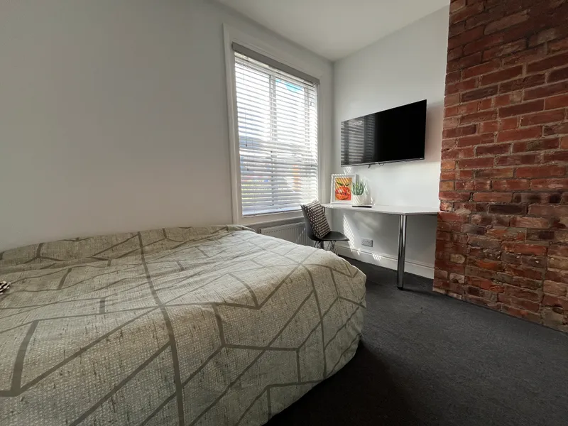 Scorer St // 5 Bed & 2 Bath // AVAILABLE NOW! - Image 16