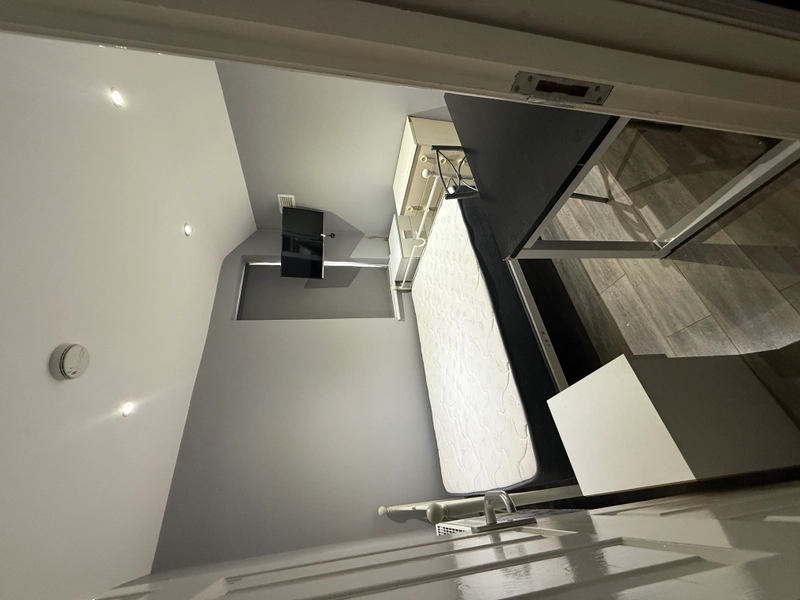 2 rooms left: Albert Grove student house share NG7 1PA - Thumbnail 12